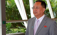 北 리용호ㆍ강경화 장관 싱가포르서 조우…리 외무상, 양자 회담 제안 거부