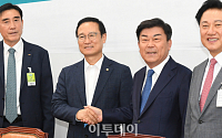 [포토] 홍영표 원내대표 만난 박성택 중기중앙회장