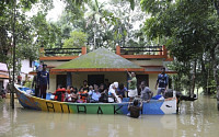 인도 케랄라주, 100년 만의 대홍수로 사망자 최소 350명·이재민 80만 명