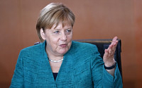 메르켈 우선순위, 독일인 ECB 총재직에서 EU 수장 자리로 바뀌어