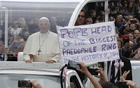 교황, 가톨릭 내 성폭력 연일 사죄…“신께 용서 구해”