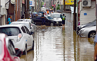 광주 침수, '기록적 폭우'로 도로·주택 물에 잠겨…남구·서구 '배수작업' 진행
