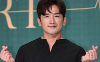 [BZ포토] 신화 이민우, '하트 하트'