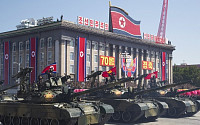 ICBM 빠진 북한 열병식…중국 언론 “민생 성과 보여주기” 해석