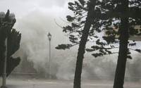 태풍 망쿳, '홍콩 상륙' 예상 피해 규모 134조…산사태·정전·침수 잇따라