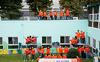 미래에셋박현주재단 장학생 40명, 벽화그리기 봉사 참여