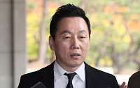 ‘성추행 의혹’ 허위 보도 주장 정봉주, 검찰 출석
