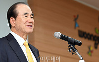 윤석금 웅진 회장 “코웨이는 '해외', 웅진은 '국내' 집중”