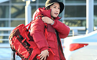 [BZ포토] 오종혁, '으쌰, 가방이 너무 무거워'
