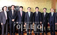 [포토]김동수 공정위원장, 대형유통 CEO들과 간담회