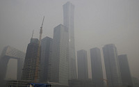 도시 삼켜버린 중국 모래폭풍… 최대 높이 100m