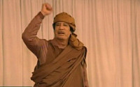 리비아 카다피 최대 위기...軍 일부 시위 동참(종합)