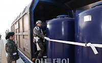 [포토] 안전점검 받는 북 철도 조사 열차