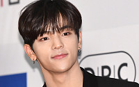 [BZ포토] 스트레이키즈 우진, 은은한 매력 미소