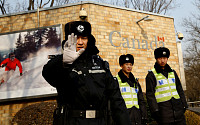 ‘캐나다가 만만한 중국’, 세 번째 캐나다인 억류