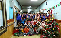 삼성전자 임직원, 크리스마스 앞두고 지역 아동들에게 깜짝 선물