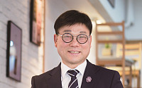 “공기업 근무 29년보다 프리랜서 생활 더 만족”