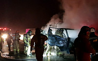 ‘중부고속도로 교통사고’ 1톤 트럭, 중앙분리대 받고 화재…1명 사망