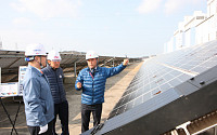 동서발전, 태양광 모듈 청소로봇 실증…발전 효율 최대 7.7%↑