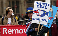 영국, 브렉시트 불안에 금융권 ‘엑소더스’...“총 1.2조 달러 EU로 이전 중”