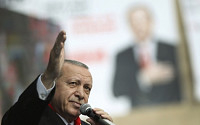 터키, 경기 침체 진입...흔들리는 에르도안 리더십