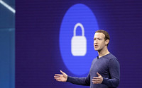 끝없는 페이스북 악재에 또 고개 숙이게 된 저커버그