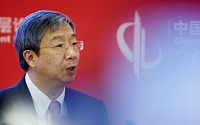 중국 인민은행 총재 “해외자본 접근성 높일 여지 있어”
