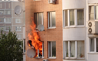 대구 아파트 화재, 화장실서 발화…1명 사망·4명 부상 &quot;주민 20여명 긴급 대피&quot;