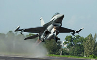 트럼프 행정부, 대만에 F-16 전투기 60대 판매 허가...중국 반발 가능성 커져
