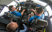 보잉 CEO, 737맥스 시스템 오작동 첫 인정
