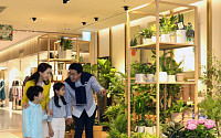 [포토] 신세계백화점 한복판에 ‘나사’ 선정 공기 정화 식물