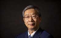 중국 인민은행 총재 “위안화, 약간의 유연성이 바람직”