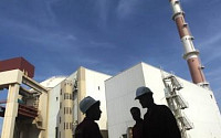 이란, 핵합의 이행 축소 예고…  “열흘뒤 저농축 우라늄 저장한도 넘길 것”