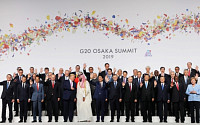 단체 기념사진으로 본 G20의 정치학…트럼프, 스포트라이트 독차지