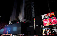 [포토] 뉴욕, 42년 만의 대정전…불 꺼진 타임스스퀘어