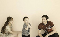 지연수, 남편 일라이 원조 11살 연하 남편…아들 민수와 붕어빵 가족사진