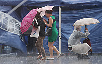 [일기예보] 오늘 날씨, 서울·경기·충북에 호우특보 '시간당 30mm 이상 강한 소나기'…&quot;우박도 주의하세요&quot;
