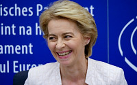 폰데어라이엔, 새 EU 집행위원장에 선출...첫 여성 집행위원장