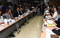 [포토] 중소기업인 만난 박영선 중기벤처부 장관
