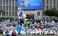 [포토] 광복절, '아베정권규탄' 서울광장에 모인 시민들
