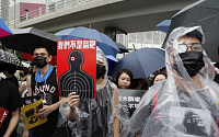 중국 전인대 “홍콩은 내정, 간섭하지 말라”...미국에 강력 경고
