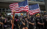 ‘송환법’ 반대 홍콩 시위, 2주 만에 경찰·시위대 충돌