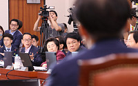 ‘한 방’ 없었던 맹탕 청문회…한국당 지지자 비판 쇄도