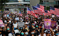 홍콩 14번째 주말 집회서 또 충돌...美 ‘홍콩 인권법안’ 통과 촉구 행진도