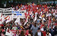 전세계 노동절 열기 뜨거워...시위 참가자는 줄어