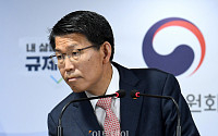 은성수 금융위원장, 부산·경남 조선 기자재 업체 방문…“금융지원 약속”