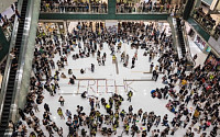 홍콩 시위대, 트럼프 향해 “우리는 아직 끝나지 않았다”