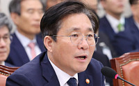 성윤모 산업부 장관 “일본 수출규제 사유 해소…원상회복 나서라”