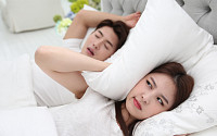 [헬스TALK] 수면 질 떨어뜨리는 ‘코골이’…진단과 치료법은?