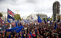 영국, 100만 시민 ‘국민투표 다시 하라’ 행진…EU, 끝없는 연기에 경계론 커져